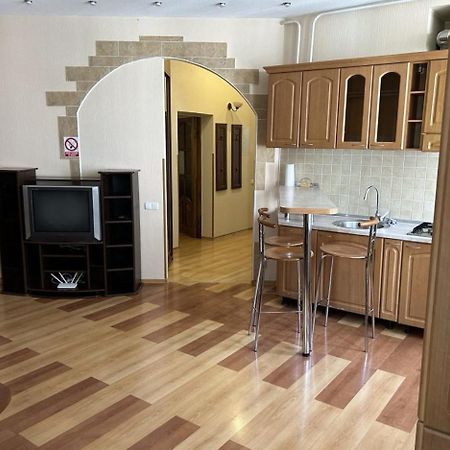Апартаменти 3-Кімнатні, М. Майдан Незалежності Kiev Esterno foto